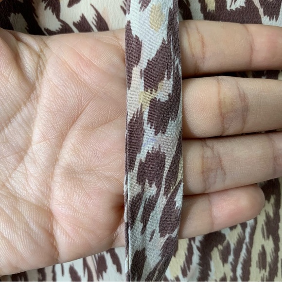 Tucker Women's Leopard Print Long Sleeve 100% Silk Blouse Size Small - Picture 9 of 14